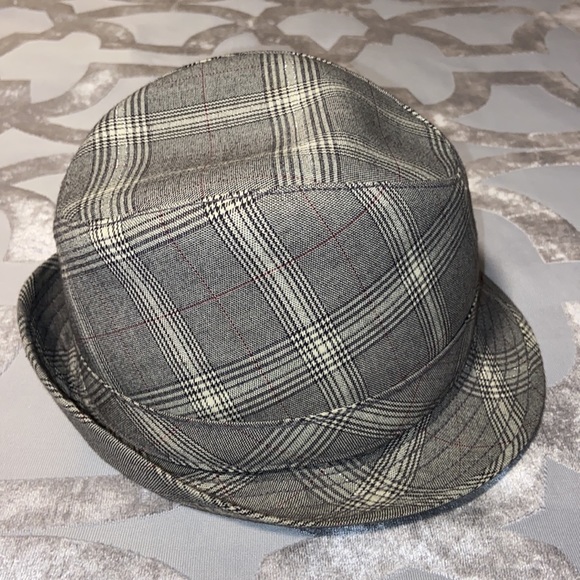 Hat - Picture 4 of 6